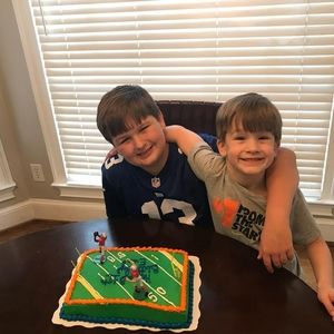 Meet your Posher, Avery